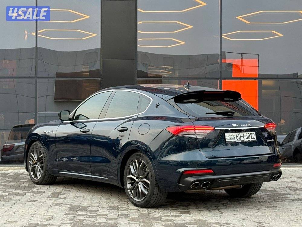 MASERATI LEVANTE _2022 صبغ الوكالة3