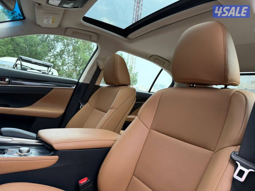LEXUS GS300 _2018 عداد 7 الاف فقط8