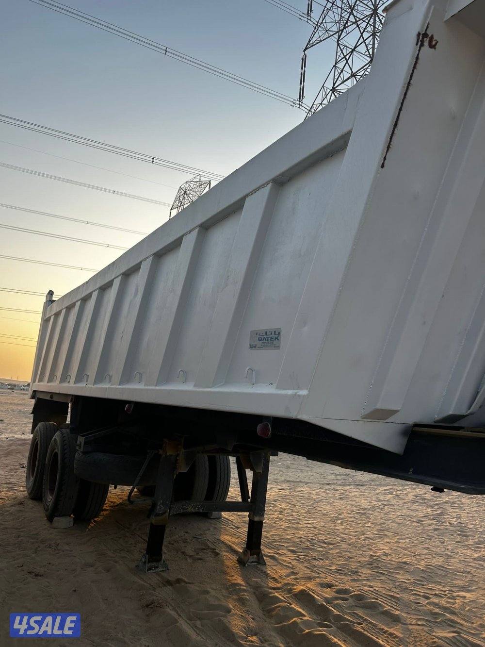 للبيع صناديق ٣٢متر6