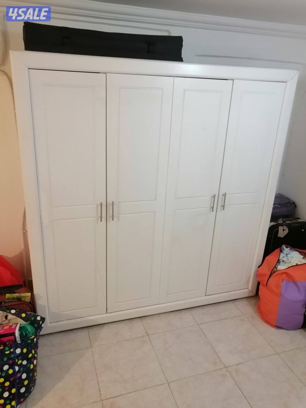 للبيع غرفه نفر ونصف مع الكبتات جمله او فردي3