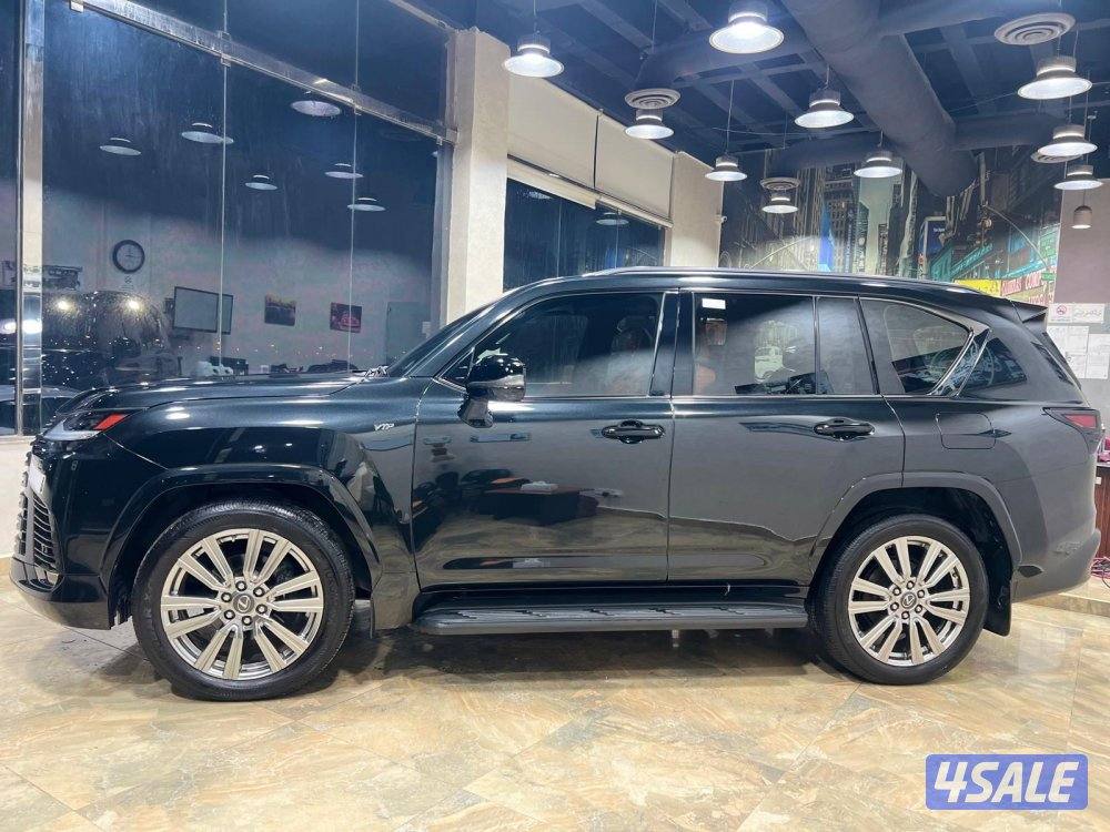 لكزس LX600 VIP موديل 2022 ماشي 34 الف صبغ الوكالة المالك الاول1