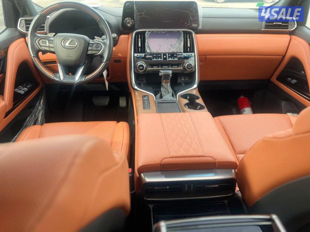 لكزس LX600 VIP موديل 2022 ماشي 34 الف صبغ الوكالة المالك الاول7