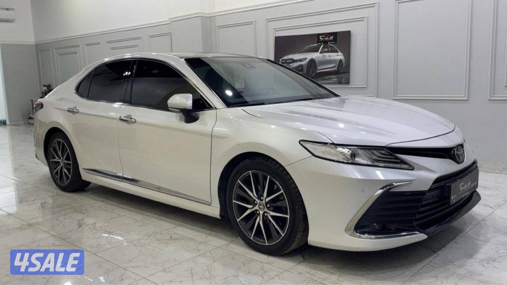 للبيع كامري لمتد 2022 عداد 100 الف0