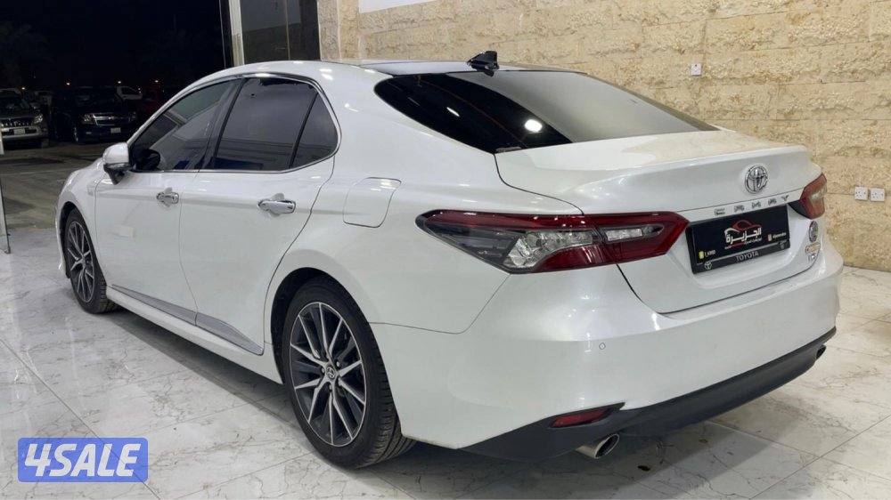 للبيع كامري لمتد 2022 عداد 100 الف3