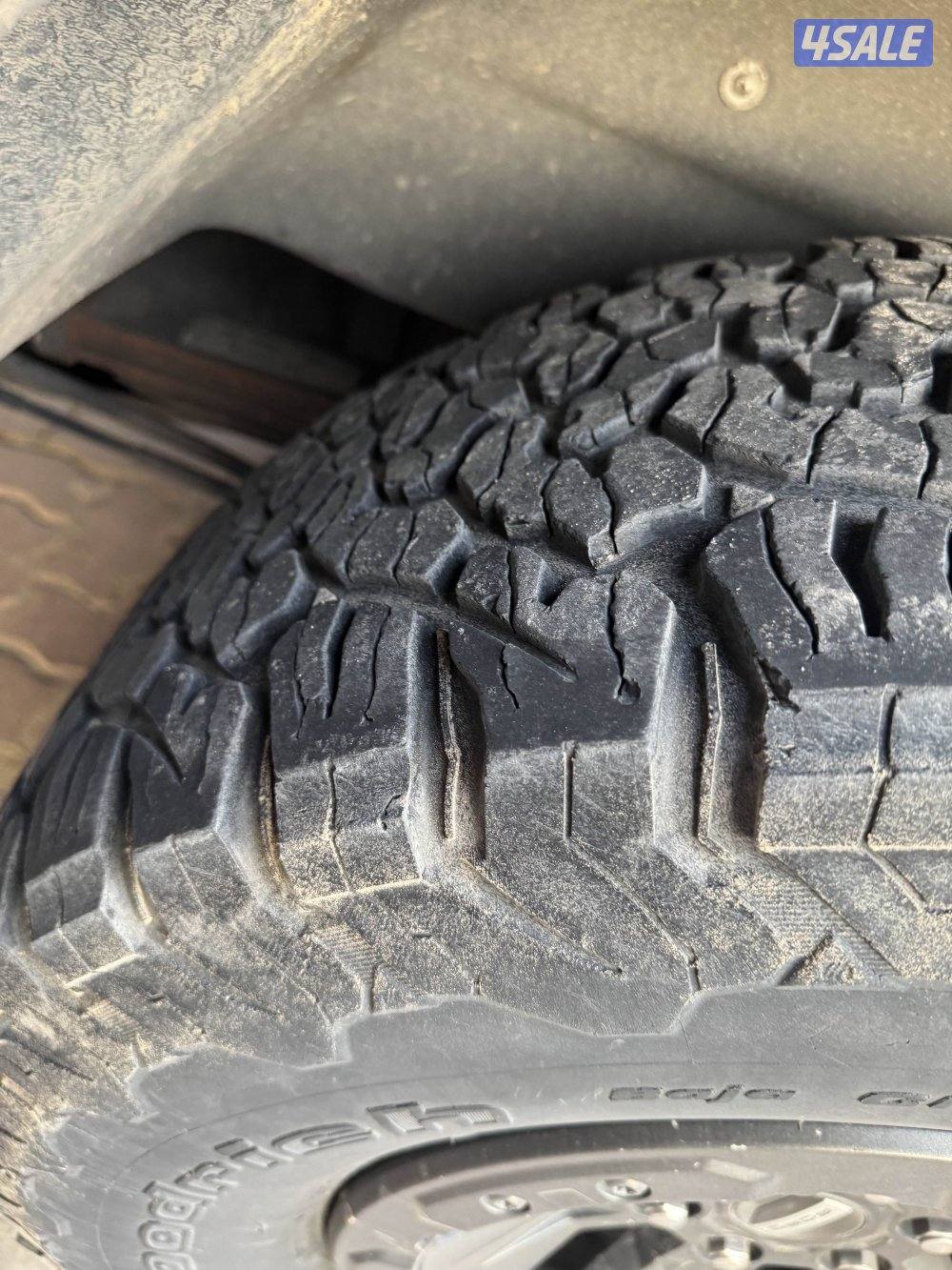 للبيع ٣ تواير bf مقاس 315/70/17 مديل ٢٣ بحاله جيده وللبيع معاونين فوكس1