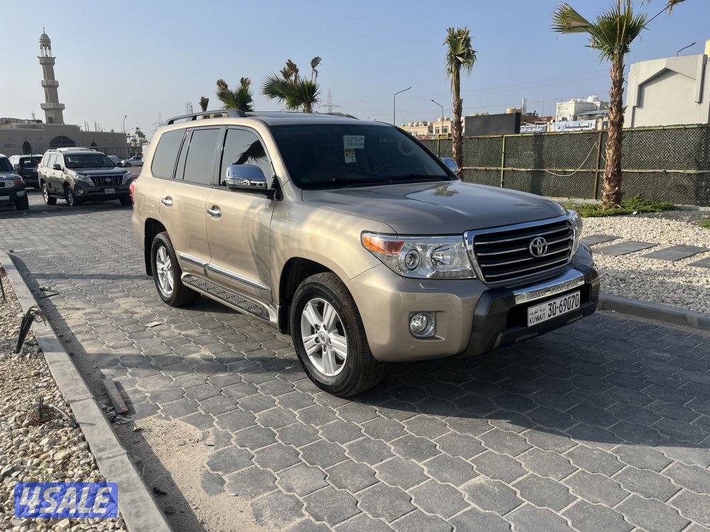 للبيع لاند كروزر موديل 20151