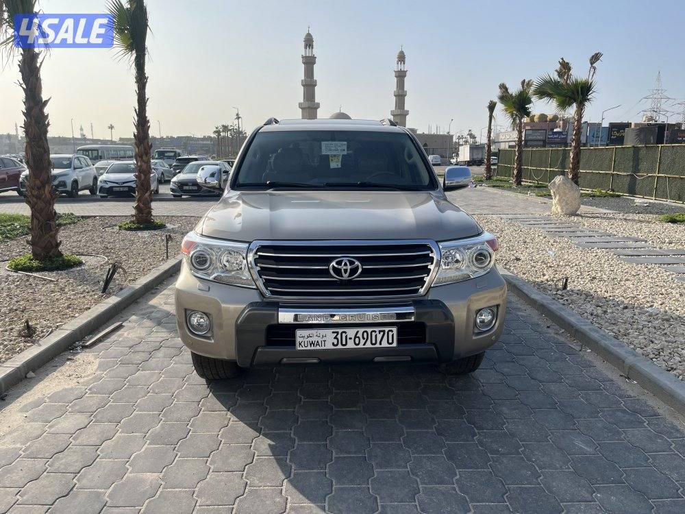 للبيع لاند كروزر موديل 20152