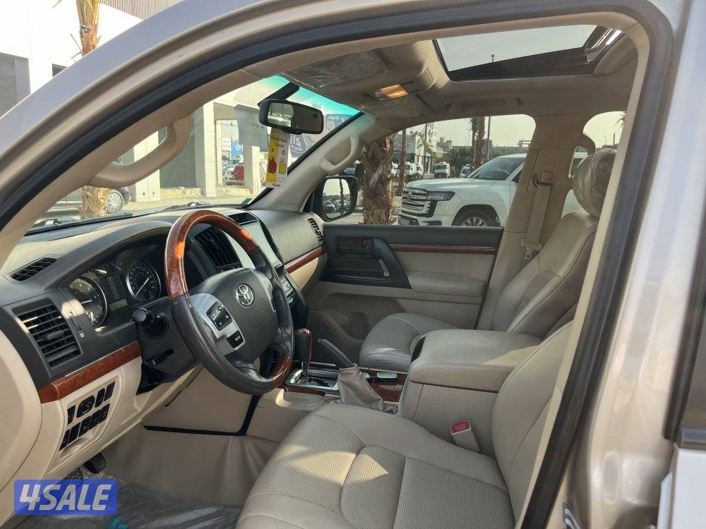 للبيع لاند كروزر موديل 20155