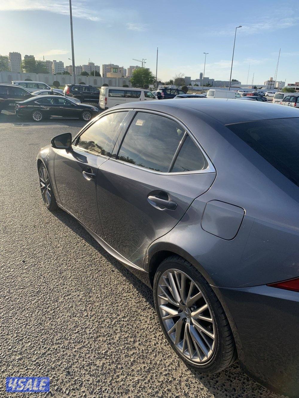 للبيع لكزس is250 شرط الفحص ماشي٣٠٠ سيرفس منتظم بالوكالة2