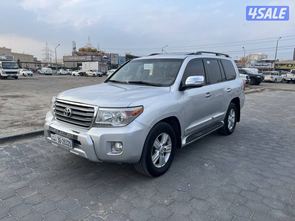 للبيع لاند كروزر موديل 20140