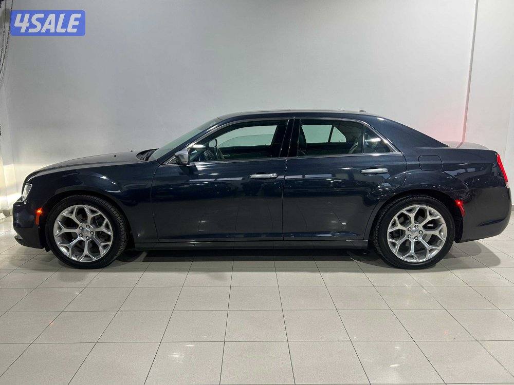 Chrysler 300C Executive0