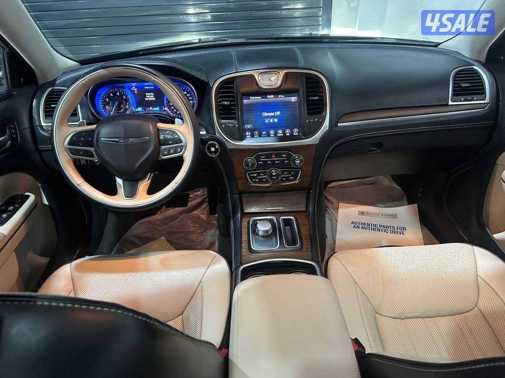 Chrysler 300C Executive11