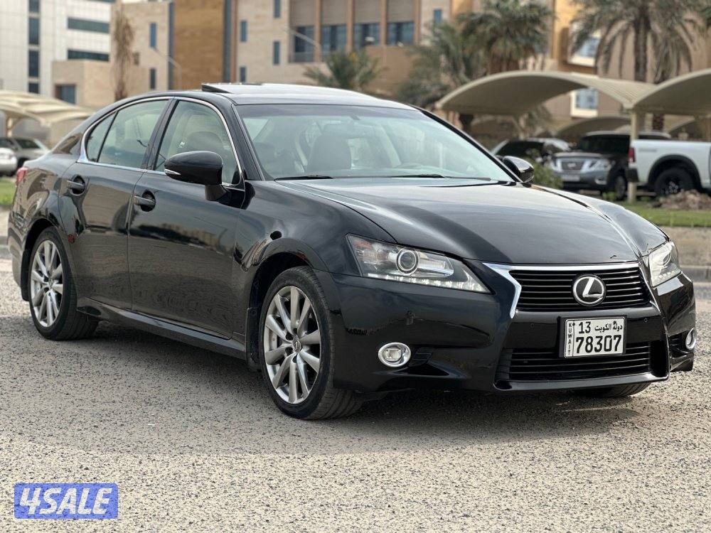 للبيع لكزس GS250 ماشي ١٩٠ الف كيلو0
