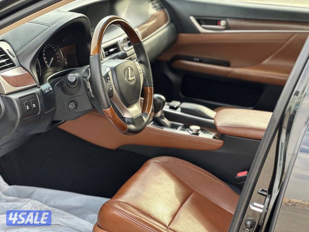 للبيع لكزس GS250 ماشي ١٩٠ الف كيلو3