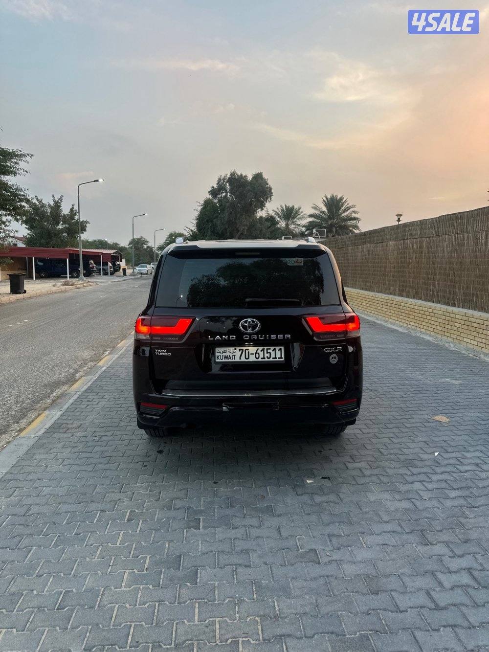 لاند كروزر GXR 233
