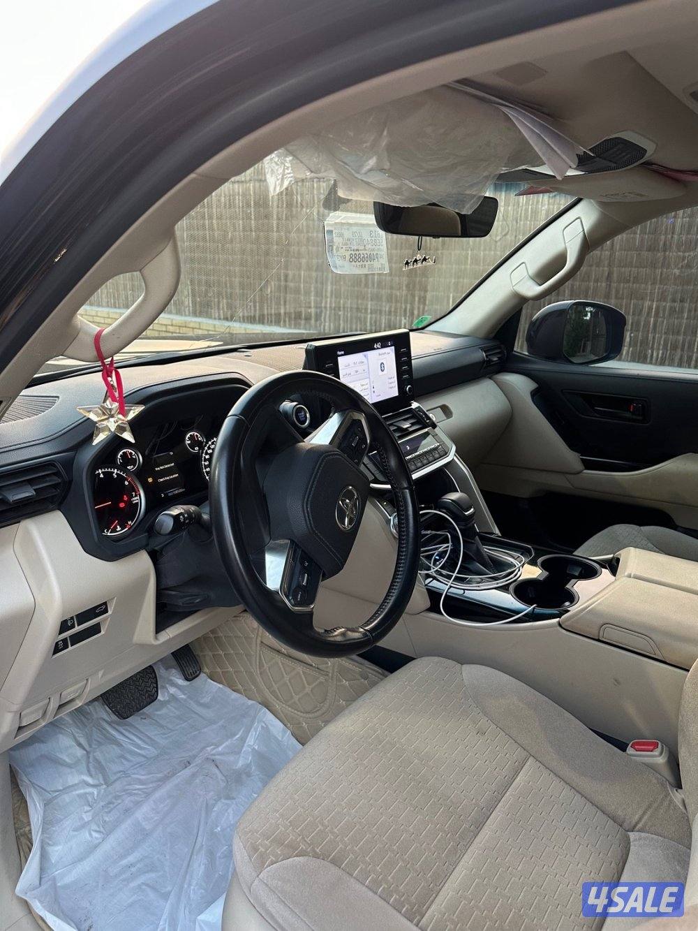 لاند كروزر GXR 235