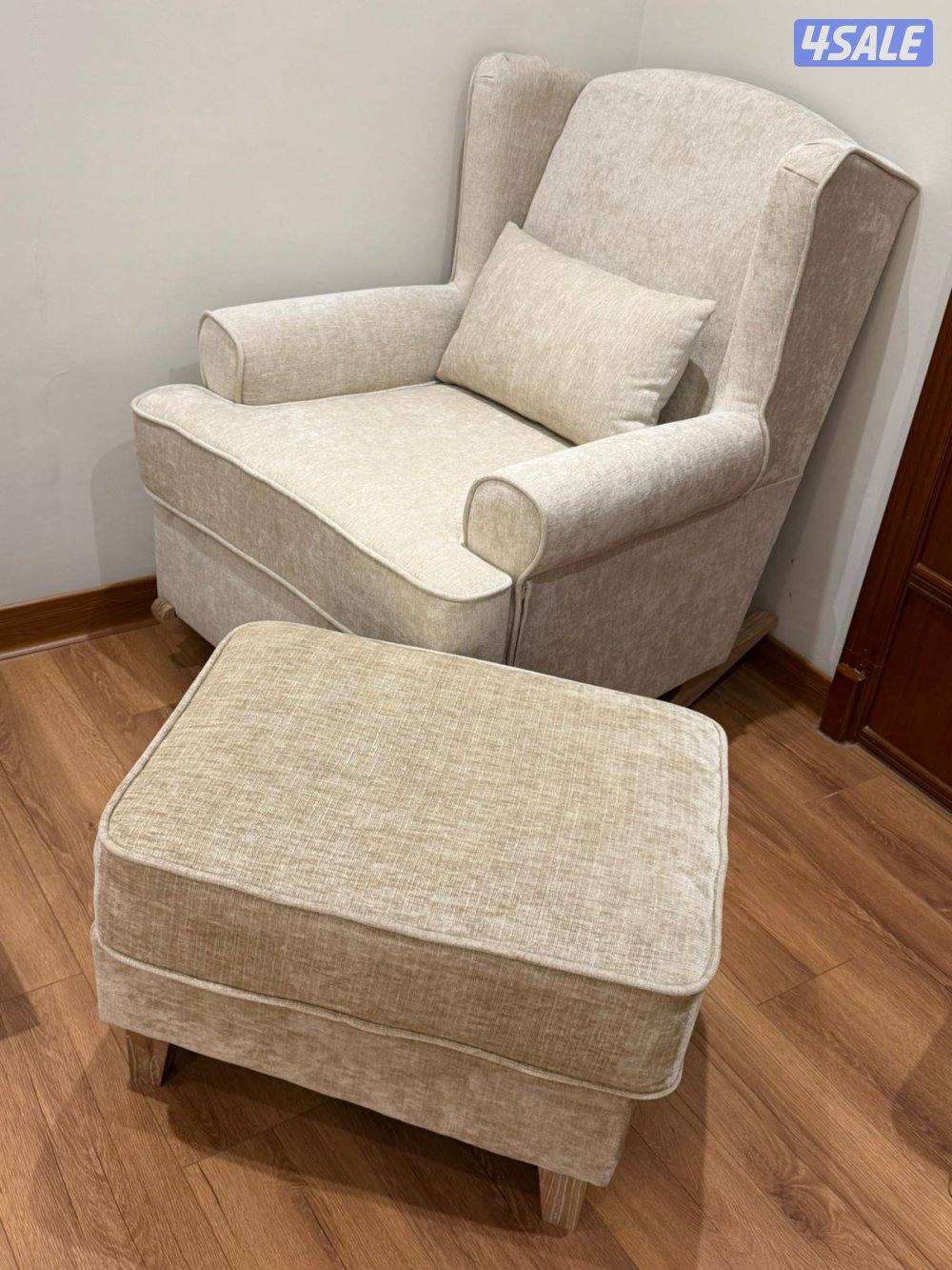 كرسي هزاز ومسند رجل جديد لم يستخدم-نظيف جداً من هوم سنتر1