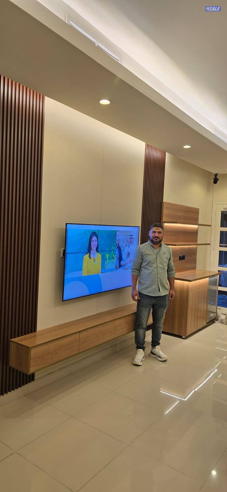 مكتبة تلفزيون بالاضاءة خشب ملامين3