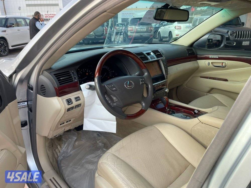 لكزس LS4604