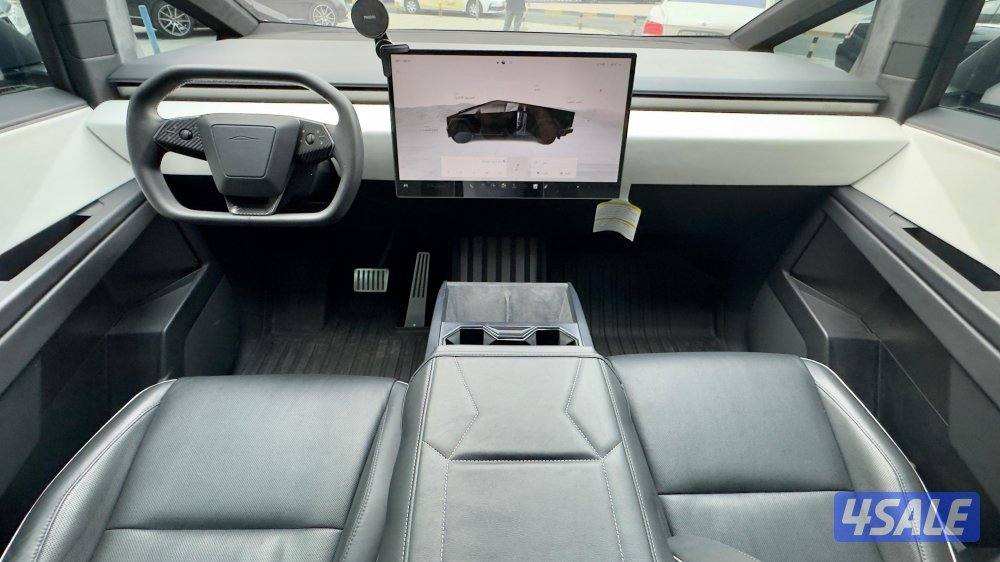 تسلاا سايبر تراك/ فانديشن/ موديل 2024/ عداد 20 ألف/ تأمين شامل8