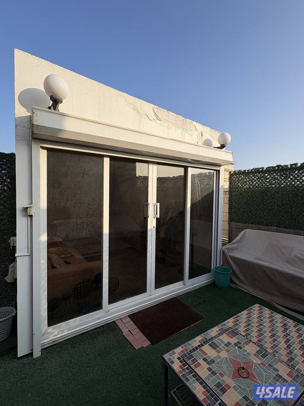 ديوانية متنقلة تصنيع بنتا قياس 5*3 مع الاثاث و التلفزيون والمكيف3