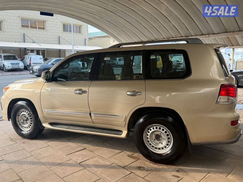 للبيع جيب لكزس ٢٠٠٨1