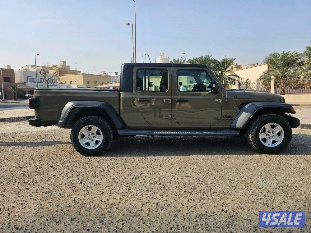 Jeep gladiator1