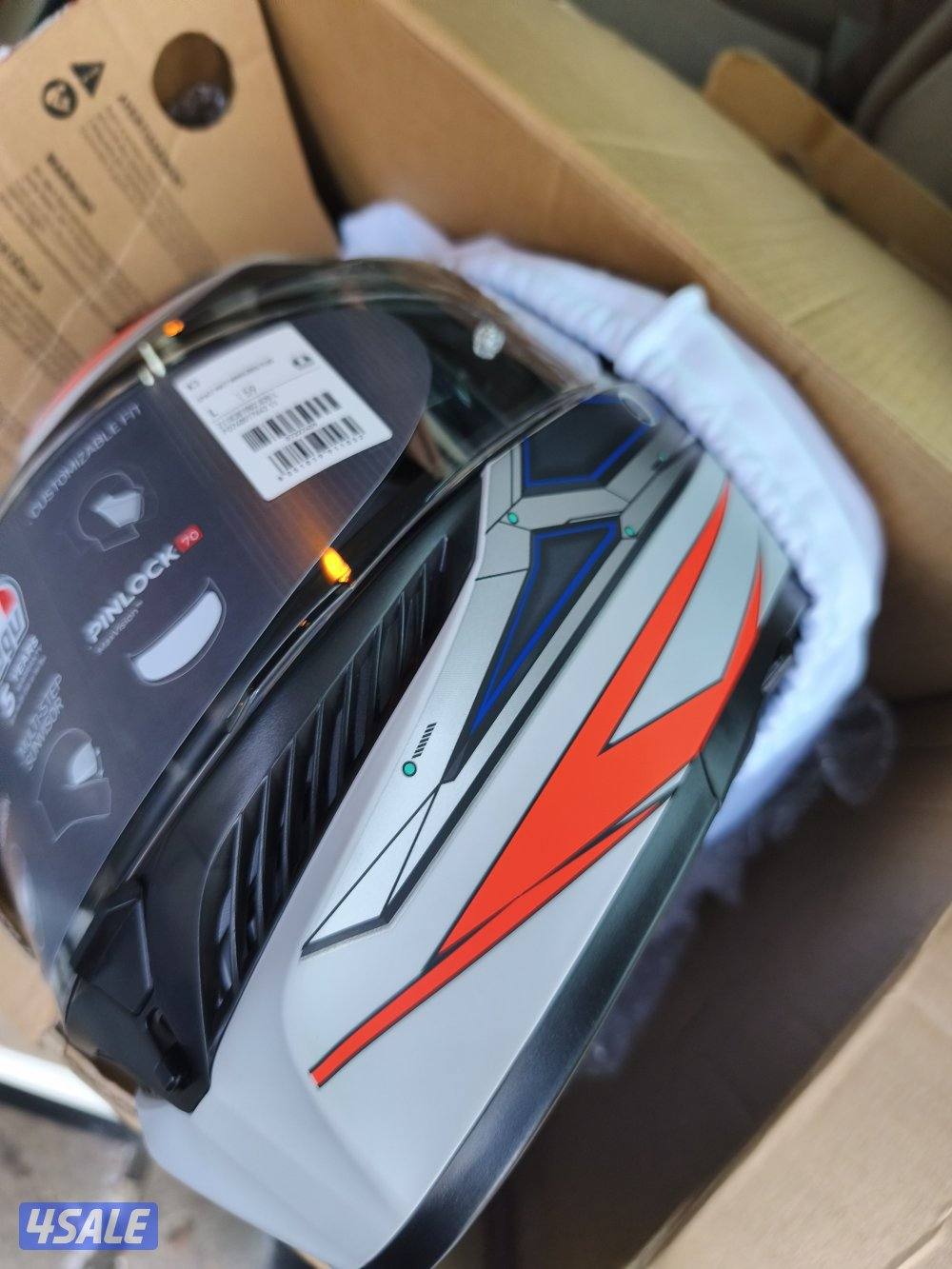 للبيع خوذة AGV (K3) جديدة2