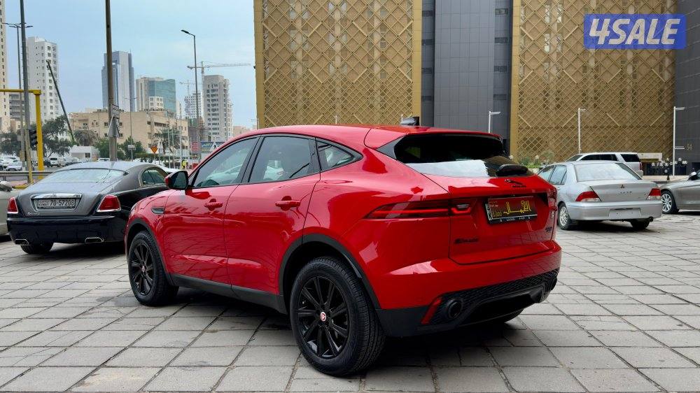 جاكوار E,pace/ موديل 2020/ عداد 88 ألف/ P 200/ وكالة الكويت4