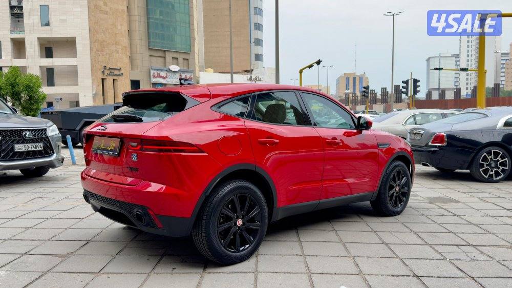 جاكوار E,pace/ موديل 2020/ عداد 88 ألف/ P 200/ وكالة الكويت5