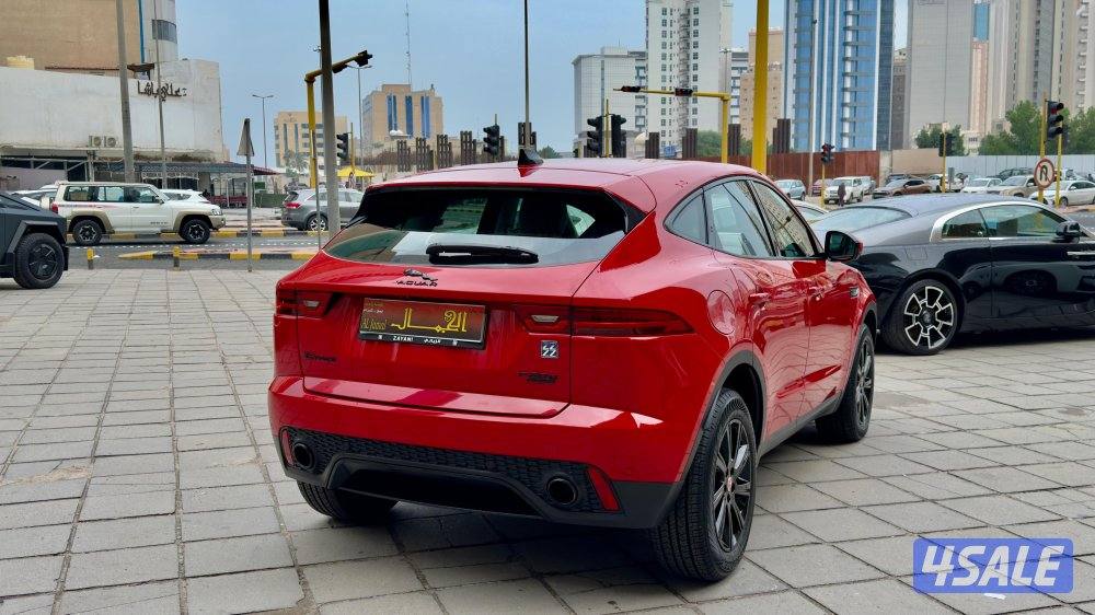 جاكوار E,pace/ موديل 2020/ عداد 88 ألف/ P 200/ وكالة الكويت15
