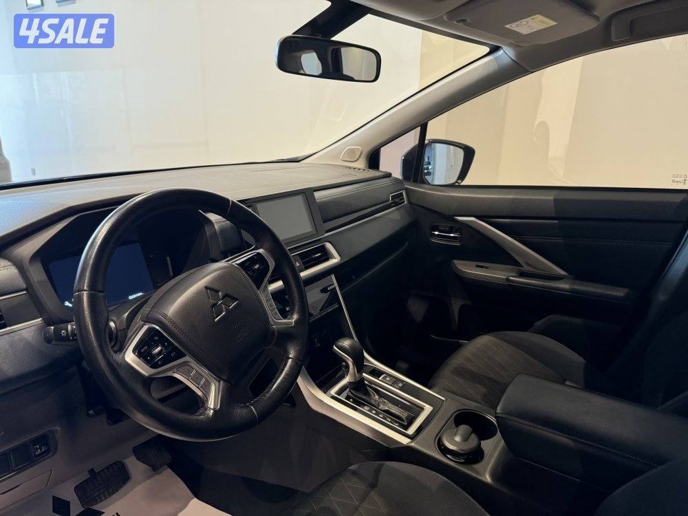 Mitsubishi xpander cross4