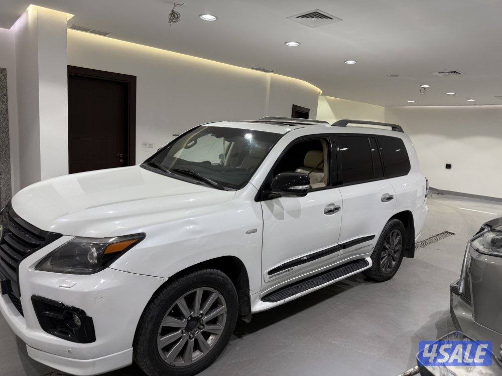 جيب لكزس موديل 20110