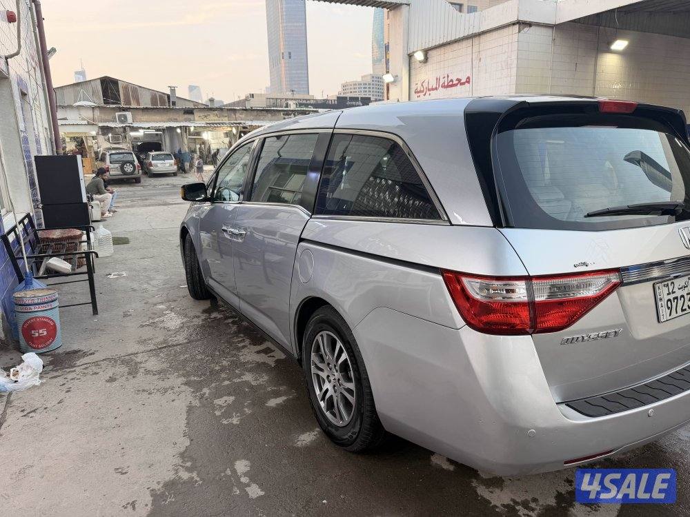 هوندا اوديسى ٢٠١٣ ماشى ١٥٠ الف شرط الفحص جير شاصى ماكينه8