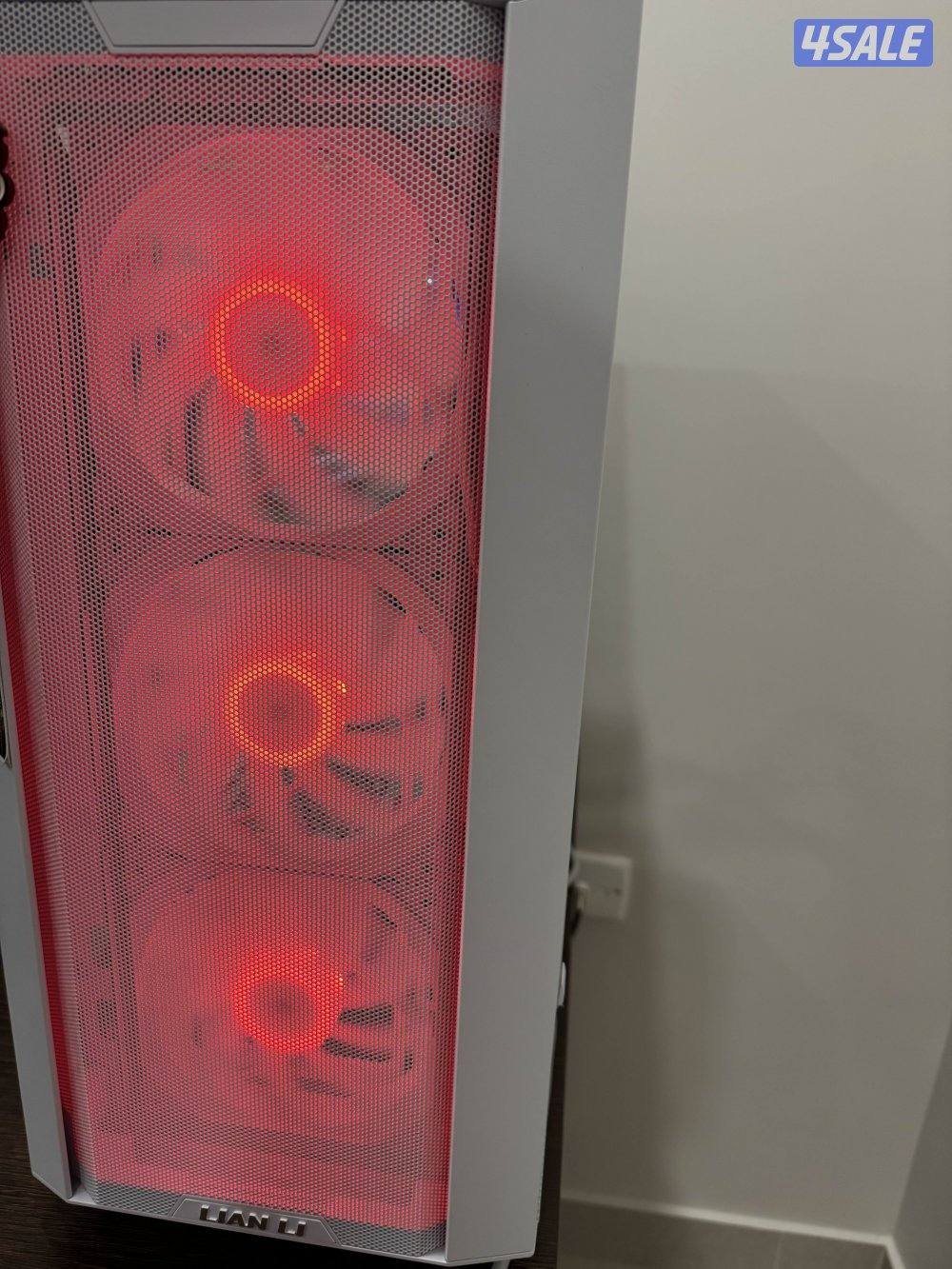 Gaming PC with bluetooth mouse and keyboard (clean) - كمبيوتر نظيف جدا2