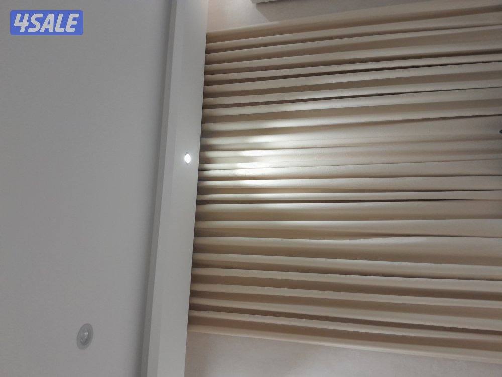 يوجد لدينا جميع انواع السجاد والستاير الخام والستاير الرول9