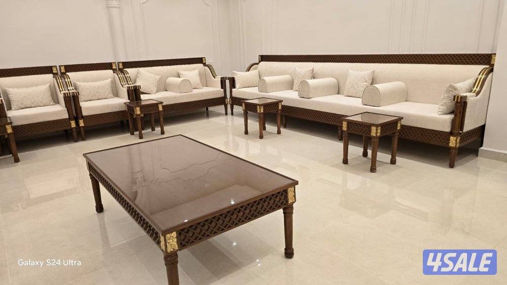 يوجد لدينا جميع انواع السجاد والستاير الخام والستاير الرول12