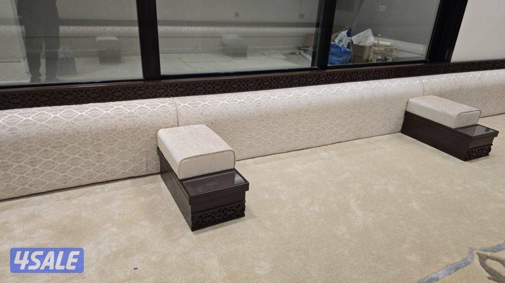 يوجد لدينا جميع انواع السجاد والستاير الخام والستاير الرول15