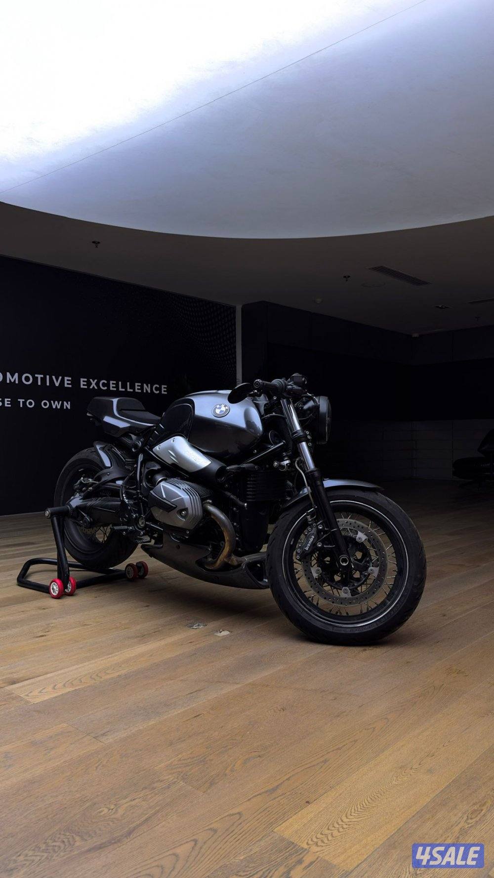 BMW R nine t All original parts are included, first owner7