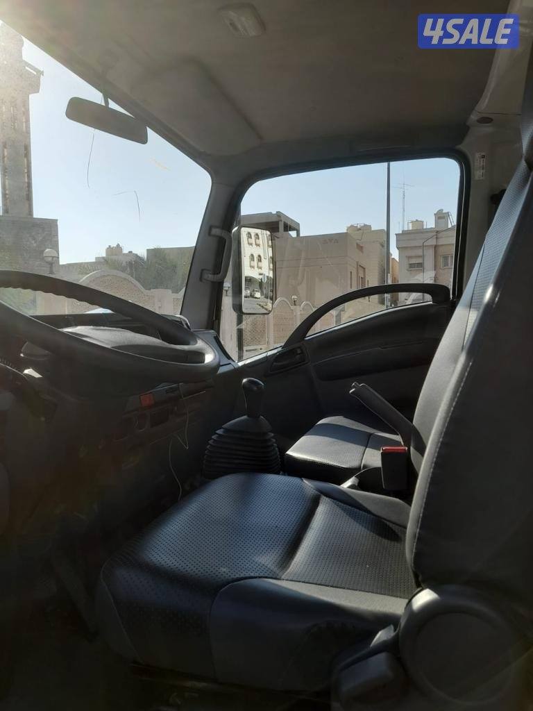 للبيع هاف لوري براد موديل 2020 بحاله ممتازه2