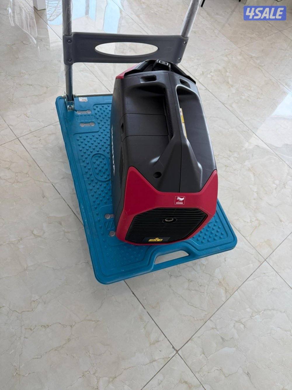 للبيع مكينة هوندا نظيفة جدا و استخدام اقل من ٣٠ ساعة ..1