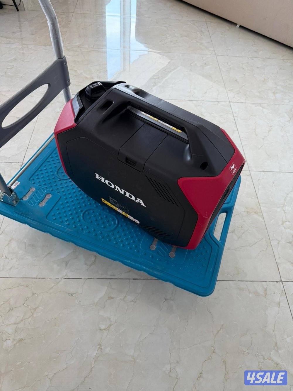 للبيع مكينة هوندا نظيفة جدا و استخدام اقل من ٣٠ ساعة ..2