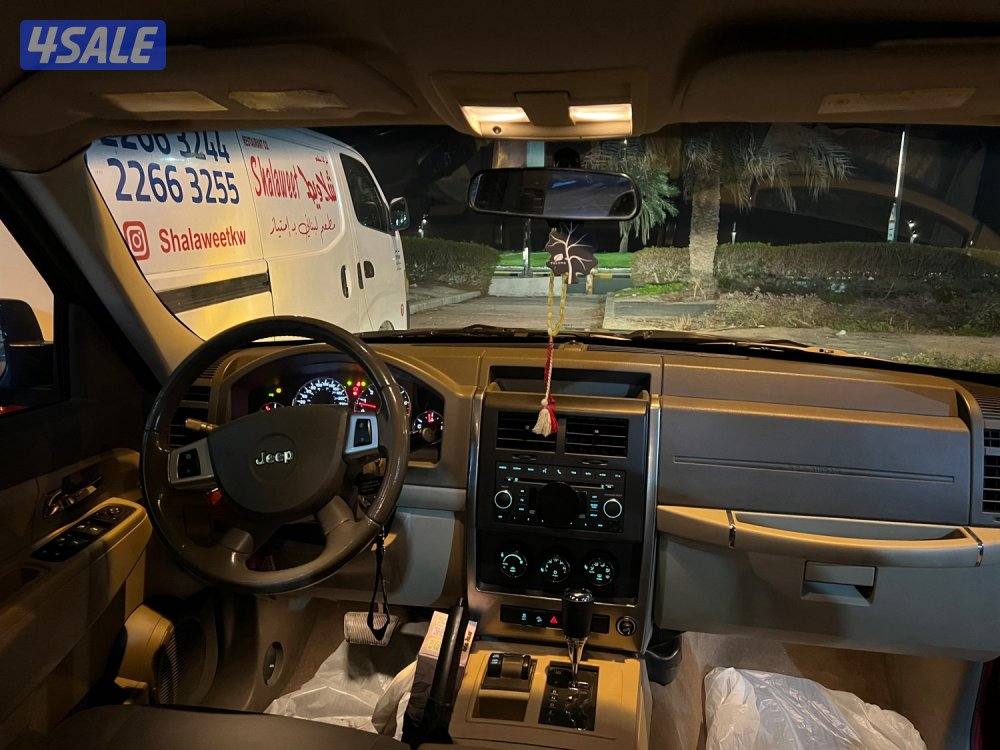 جيب شيروكي موديل ٢٠١٠ بحاله ممتازه4