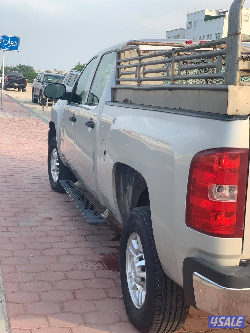 للبيع وانيت شفر سلفرادو HD25007