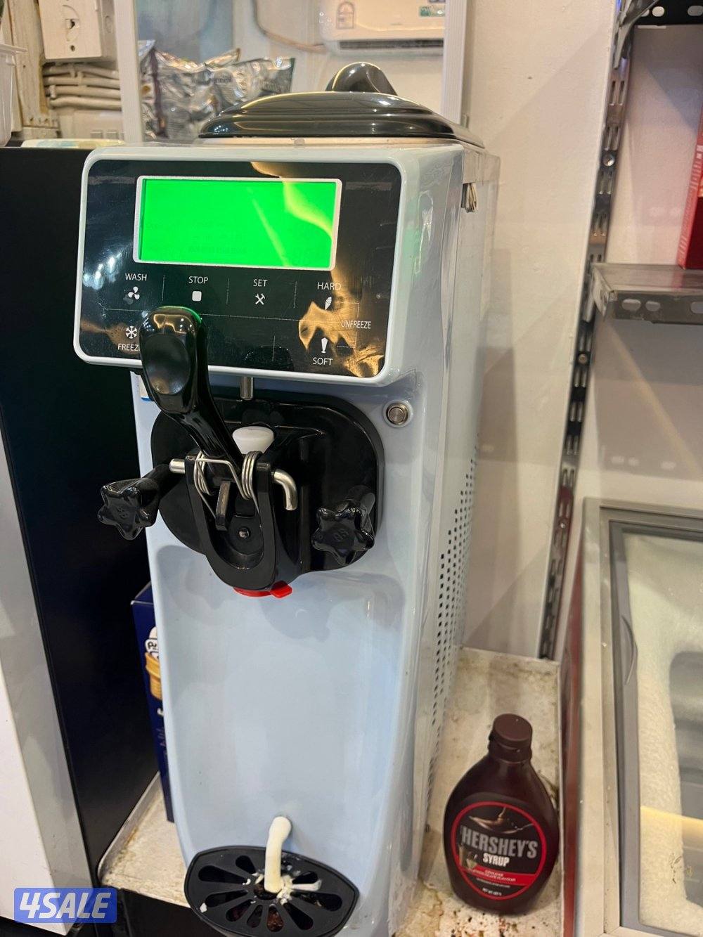 للبيع ماكينه ايسكريم ممتازه0