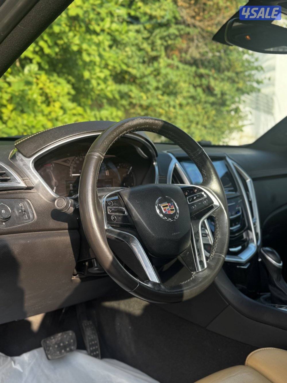 كاديلاك SRX فل اوبشن عداد 130 الف فقط4