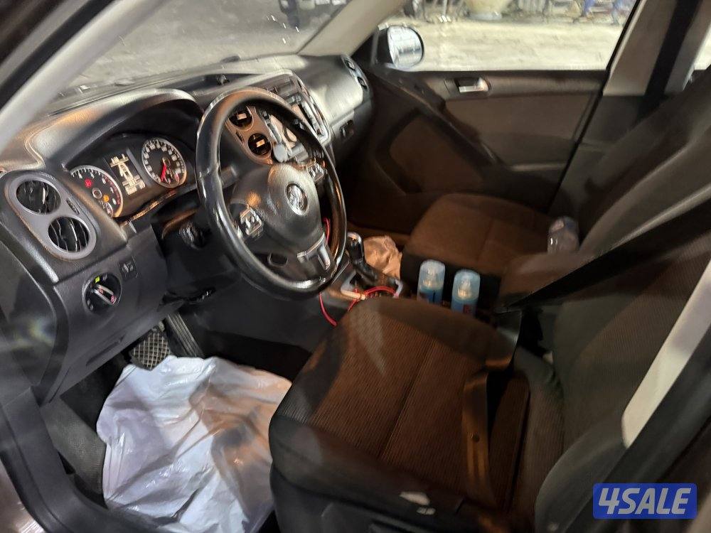 جيب فولكس واجن تيجوان 2012 الماكينة الصغيرة 4 سلندر شرط الفحص7