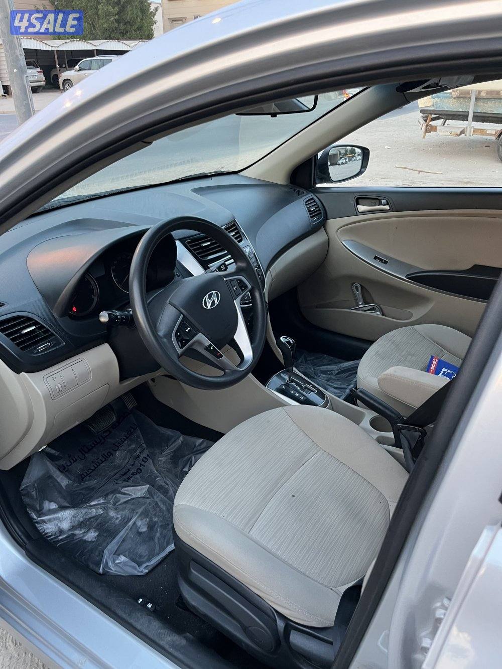 للبيع هونداي اكسنت مديل 20164