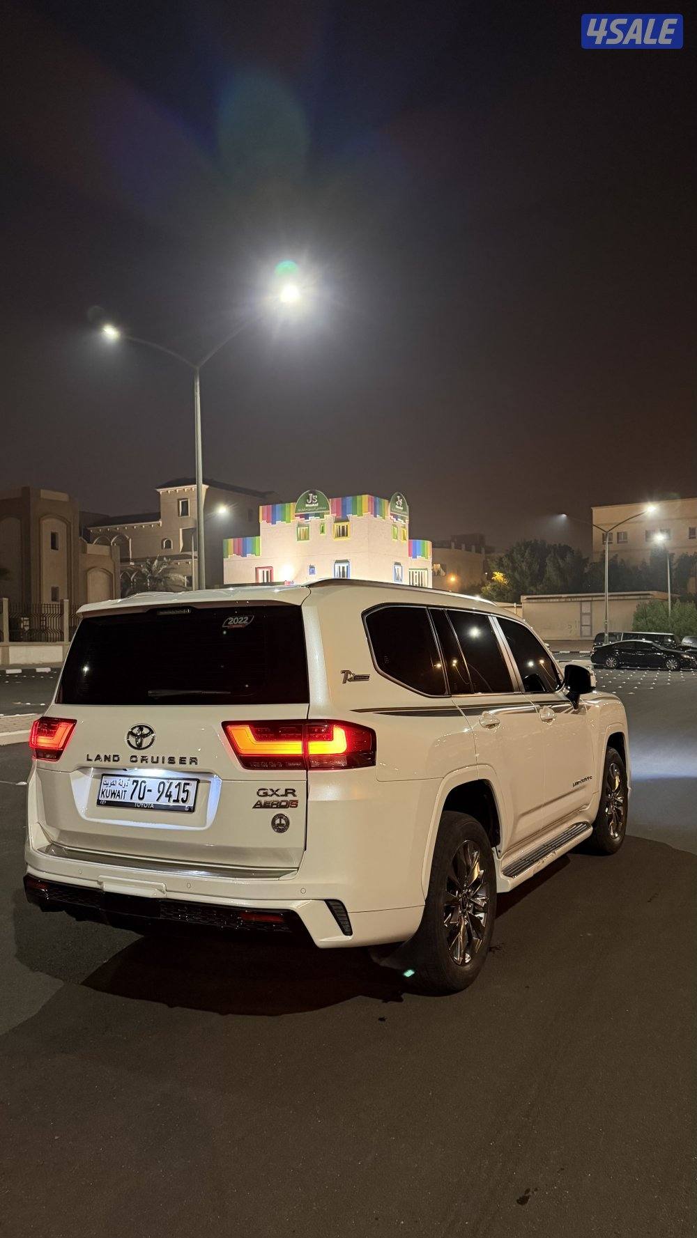 للبيع لاند كروزر موديل 2022 صبغ الوكاله0