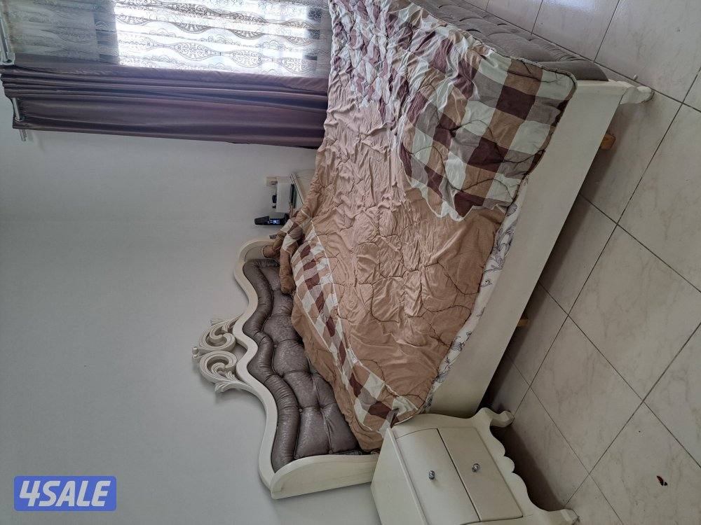 غرفة نوم بحاله ممتازه0